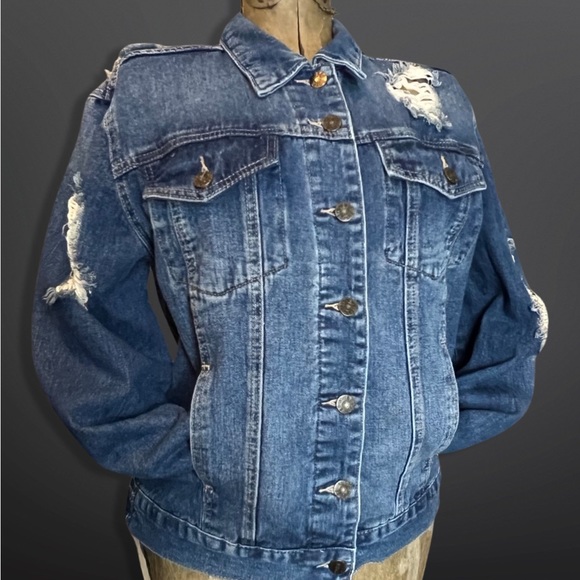 ⚡️GUESS⚡️ Distressed Denim Trucker Jacket - Picture 3 of 11